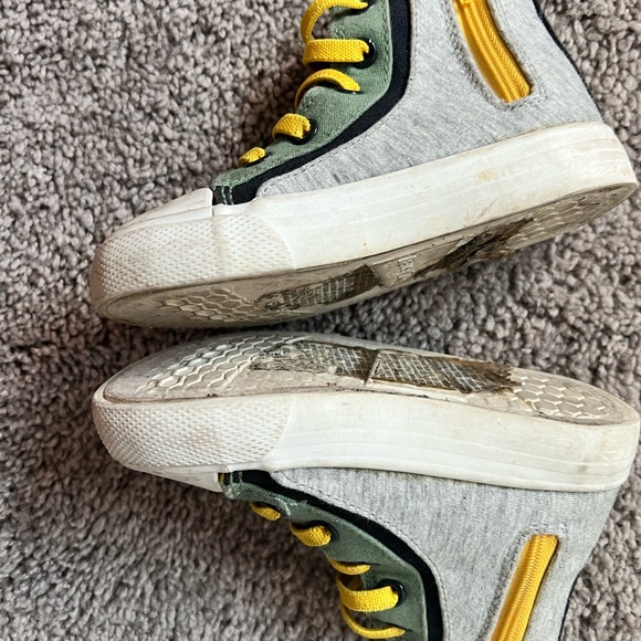 GUC Disney Store Mickey Oh Boy! Matching Sweat Suit size 2T and highstops size 7 - Picture 3 of 10